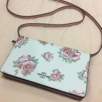 ราคา กระเป๋า coach F67506 ลายดอกสะพายครอสบอดี้ (2279216588)