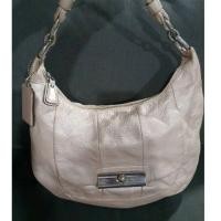 ราคา กระเป๋า Coach แบรนด์แท้ รุ่น Hobo Shoulder Bag หนังแท้ หนังสวย สภาพดี ฐาน 11 นิ้ว เจ้าของขายเอง 350 บาทค่ะ (22683978150)