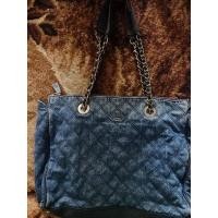 ราคา กระเป๋าสะพายผ้ายีนส์ Guess (29554034591)