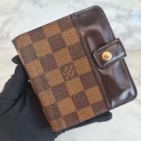 ราคา LV COMPACT DAMIER​ ​กระเป๋าสตางค์หลุยส์แท้มือสอง (5067334268)