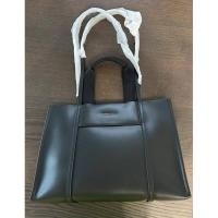 ราคา Charles & Keith สี Dark Moss ของใหม่.รุ่นใหม่ (24792406534)