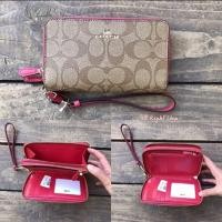 ราคา COACH double zip phone wallet in signature (339353866)