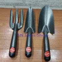 ราคา SOLO เครื่องมือทำสวน ช้อนปลูก ส้อมพรวน ช้อนพรวน พลั่ว (21140675887)