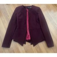 ราคา เสื้อสูทสีแดงเลือดหมู size s (28028986436)