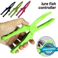 ราคา abs วัสดุ Fish Clamp พลาสติกน้ําหนักเบา Gripper เครื่องมือควบคุมคีมปลาตกปลาปลา C1u2 (29290691245)