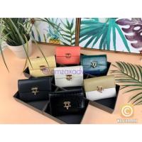 ราคา Charles & Keith Metal Accent Mini Short Wallet แท้% (6137717122)