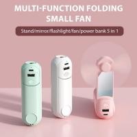 ราคา 【ภายในประเทศ】นิววาร์ล พัดลมตั้งโต๊ะขนาดเล็ก 5-ใน-1 - พัดลมมือถือแบบชาร์จ ยูเอสบี พร้อมขาตั้งโทรศัพท์, กระจกและไฟฉาย, พัดลมพับแบบพกพาสําหรับสํานักงาน/ท่องเ (29083151790)