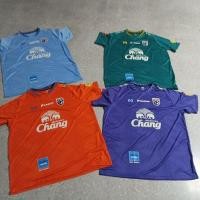 ราคา WARRIX เสื้อฟุตบอล เสื้อซ้อมทีมชาติไทย ล่าสุด 2023-24 CHANGSUEK TRAINING เสื้อฟุตบอลเสื้อกีฬา Thailand Football Nation (22556984964)