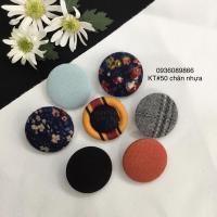 ราคา ชุดกระดุมกลมขาพลาสติกหุ้มผ้า ขนาด 3,2ซม (เคที50) กระดุมหุ้มผ้าคุณภาพสูง (5ชิ้น) (41863529452)