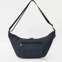 ราคา กระเป๋าสะพาย Anello รุ่น Mini Banana-Shape Shoulder Bag สีดำ บรรจจุของได้แน่น (26021933935)