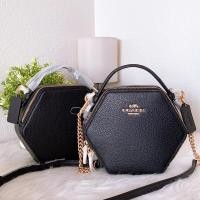 Coach C5786 Hexagonal Crossbody กระเป๋าสะพายข้าง