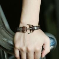 ราคา สร้อยข้อมือหนัง แต่งจี้รูปสมอเรือ (887593285)