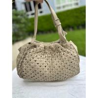 ราคา กระเป๋าถือ Tomboy Wiz หนังสานแท้ สีครีม มือสอง (43611956697)