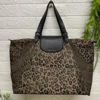 ราคา กระเป๋าสะพาย สายหนังแท้ Tango ผ้าดี หนา ใบใหญ่มาก กว้าง 21 สูง 13 ก้น 9 นิ้ว ราคา 890 บาท (27167195093)