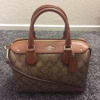 ราคา กระเป๋า Coach Crossbody ทรงหมอน ลายC (36597683)