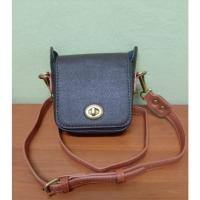 ราคา ส่งต่อกระเป๋าสะพายข้างใบเล็ก crossbody สีน้ำตาล (4691849642)