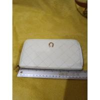 ราคา กระเป๋าตังค์ใบยาวสีขาว (23885037429)