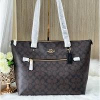 ราคา แท้ พร้อมส่งกระเป๋าสะพายข้าง COACH F79609 GALLERY TOTE IN SIGNATURE CANVAS (16342371649)