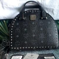 ราคา MCM Essential Moon Half Tote BLACK แต่งหมุด Used Like New (7841222669)