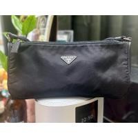 ราคา Prada pouches mini แท้มือสอง (27262747056)