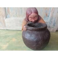 ราคา กระถางหรือแจกัน ดินเผา งานปั้นมือ รูปผู้หญิงญี่ปุ่นโอบตุ่ม ขนาด16x15x10cmสินค้ามือสองจากตู้ญี่ปุ่น (25880419112)