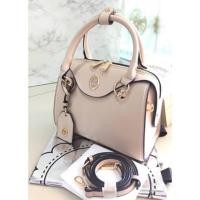 ราคา กระเป๋า pimmy ทรงหมอน สีครีม sale 350‼️ (3538793165)