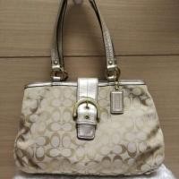 ราคา Coachแท้สีทองสวย สภาพใหม่ (2312810284)