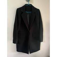 ราคา เสื้อสูทมือ2 สภาพ 90% อก 44 ยาว 32 นิ้ว สูททรงโค๊ท สีดำ (24220810822)