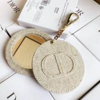 ราคา Dior Mirror With Keychain กระจก Dior มาพร้อมที่ห้อยค่ะ สวยหรู (19468503373)