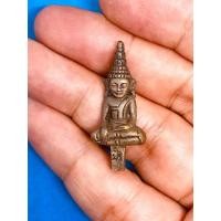 ราคา พระยอดธง ยุคต้น หลวงตามหาบัว ปี47 เนื้อชนวนโลหะขวานฟ้าซองเดิมสวยกริ๊ปหายาก นานๆเจอที แท้ทันหลวงตา เมตตามหานิยม แคล้วคลาด (13922909262)