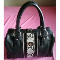 ราคา Elegance Paris ทรงหมอน แบนด์แท้100% (2145808458)