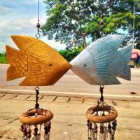 ราคา โมบายปลาตะเพียน (คู่) กระดิ่งลมเรียกทรัพย์ กระดิ่งลม โลหะ 6 แท่ง โมบายตกแต่งบ้าน กระดิ่งลมฮวงจุ้ย (25712436188)