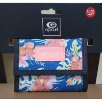 ราคา กระเป๋า RIP CURL 3พับ ของแท้มือ1ห้อยป้าย มี2ซิปด้านหน้าและด้านหลังสีสันน่าใช้ น้ำหนักเบา พกพาสะดวก (24767666327)