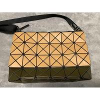 ราคา กระเป๋าสะพายข้าง คาดอก Bao Bao Issey Miyake มือสอง (23163668429)