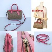 ราคา Coach F36702 ทรงหมอนมินิ (2903398506)