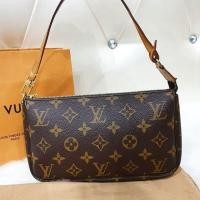 ราคา Used Louis Vuitton Pochette Monogram DC = AR1000 (1930306795)