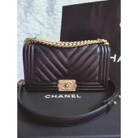 ราคา Used like very new CHANEL BOY 10" CHEVRON (13941995666)