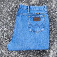ราคา W2/44 กางเกงยีนส์มือสอง Wrangler รุ่น 3MWZ ผลิต Maxico เอววัดจริง 44" ยาวทั้งตัว 42"ขา 9.5" (29573293625)