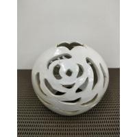 ราคา แจกันเนื้อเซรามิค ใบสีขาว ทรงกลม คว้านทำลายดอกไม้ ฐานโล่ง มีลายเซ็น (22388466034)