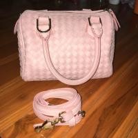 ราคา กระเป๋าคอสบอดี้หนังสานมือ1 (4501124829)