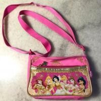 ราคา กระเป๋าแฟชั่น แบบสะพายข้าง ลายเจ้าหญิง(มือสอง) (5807787022)