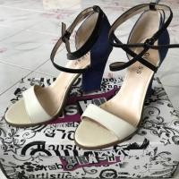 ราคา รองเท้าส้นสูง Guess (มือสอง สภาพดี) (1375942389)