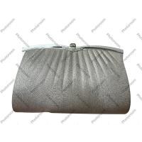 ราคา กระเป๋าถือออกงานผ้าไหม สีแชมเปญ8.5*5“ (23940859474)