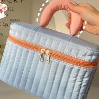 ราคา [Gift] กระเป๋าเครื่องสำอางค์ (25421944109)