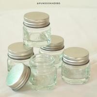 ราคา ขวดแก้ว 20 ml ทรงหกเหลี่ยม ฝาสีเงิน ขวดยาหม่อง ขวดยาดม ขวดขี้ผึ้ง งาน DIY (19859147198)