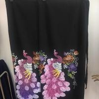 ราคา ผ้าถุง ผ้าซิ่น สีดำสกีนลายนกยูง (1818114187)