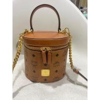 ราคา กระเป๋าสะพาย MCM รุ่นกระติ้บ แท้ มือสอง สภาพ99% (18380086779)