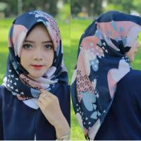 ราคา ฮิญาบทรงสี่เหลี่ยมลาย Love Motif / Maxmara Love Motif / Maxmara Love (5585954456)