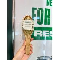 ราคา แท้100% พร้อมส่ง THE BODY SHOP HAIR BRUSH หวีไม้ เดอะบอดี้ช้อป (24682666709)