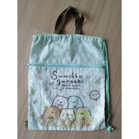 ราคา กระเป๋าสะพายข้างแบบถุงใช้เชือกรูด sumikko gurashi สีเขียวอ่อน17*14นิ้ว มีซิปใส่ของหน้า (40008715051)